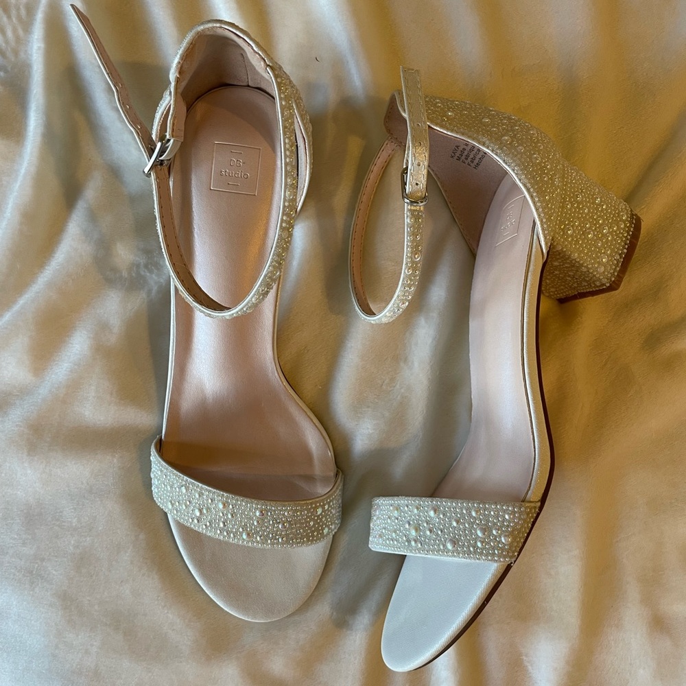 Size 9 David’s Bridal Kaya Heels